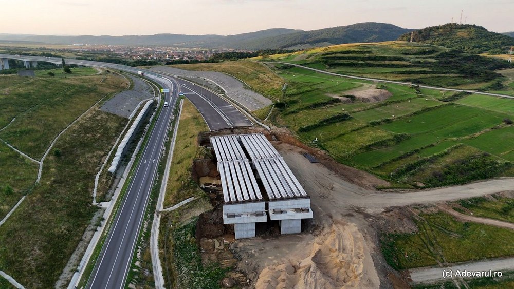 A fost semnat și al doilea contract de împrumut de 500 de milioane de euro pentru Autostrada Sibiu–Pitești, care traversează Carpații