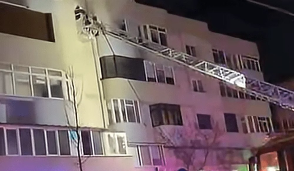 Alertă în Slatina: incendiu într-un apartament, trei persoane au ajuns la spital