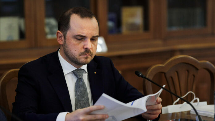 Alexandru Rogobete anunță semnarea unui parteneriat pentru tratarea pacienților cu arsuri, coordonat de Spitalul Clinic Județean de Urgență „Pius Brânzeu”