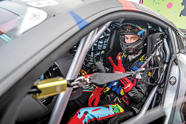 Ambiţie fără limită de viteză. Cine este Tudor Tudurachi, primul pilot român care a reprezentat România la Campionatul European de GT4, la doar 18 ani: Nu m-am simţit niciodată copilul din competiţie, m-am simţit pilot între piloţi