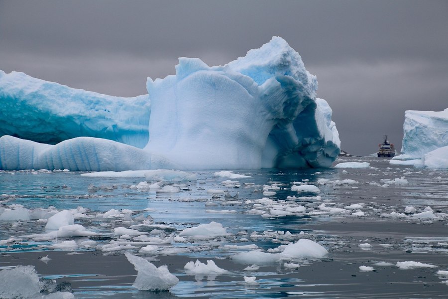 Antarctica se încălzește mai rapid decât se estima. Studiul care confirmă această concluzie