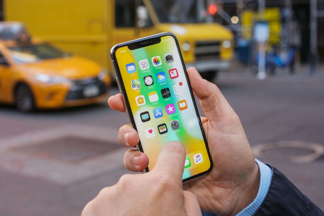 Apple lansează iOS 12.5.8 pentru dispozitive vechi, extinzând suportul pentru iMessage și FaceTime