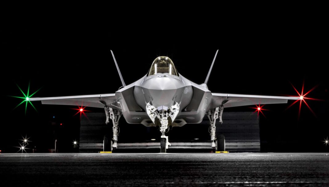 Armata americană a deghizat un avion militar în aparat civil pentru a-i lovi pe presupuşii traficanţi de droguri / NYT: Fapta ar putea constitui o crimă de război