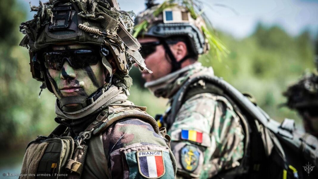 Armata de voluntari pornește în februarie-martie / Tinerii între 18 și 35 de ani care se înscriu primesc 27.000 de lei după patru luni de pregătire
