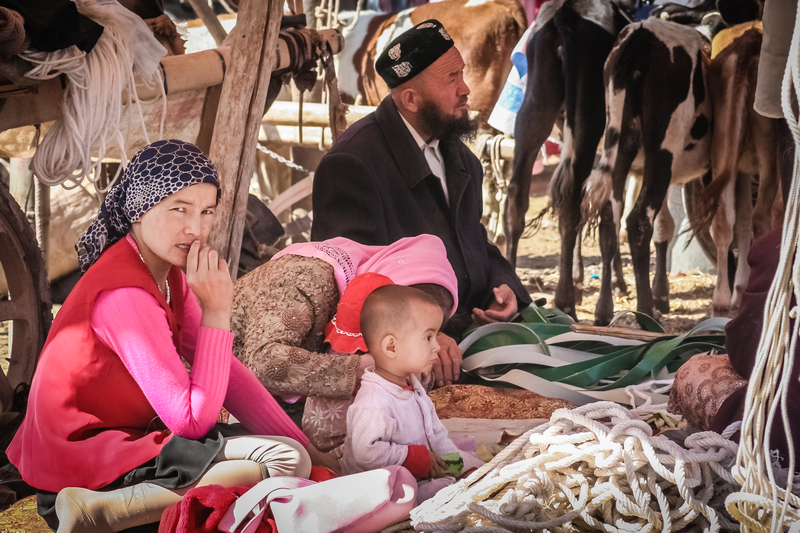 Autoritățile chineze obligă minorităţile uigure, kazahe, kârgâze şi tibetane la muncă forţată, acuză experții ONU