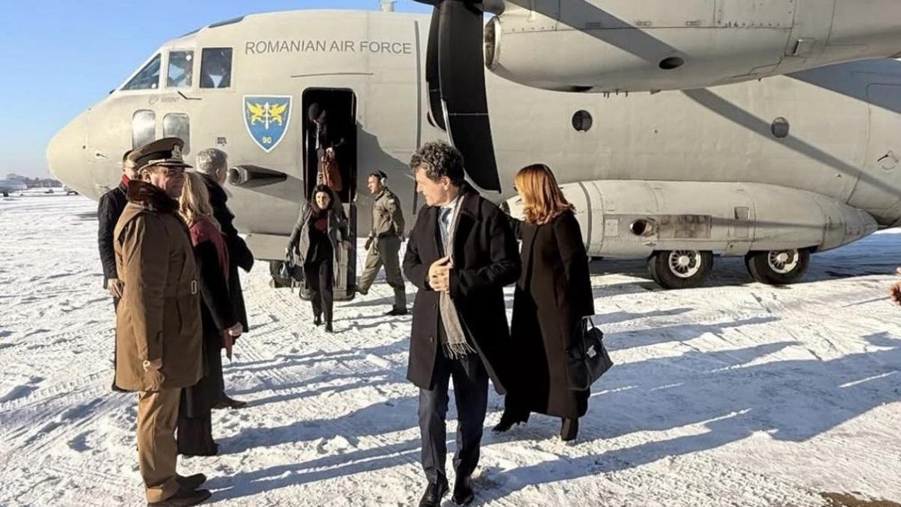 Avionul prezidențial, între cost și vulnerabilitate. Ce arată episodul Paris