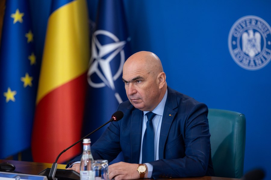 Bărbat prins cu un rucsac plin cu „pietroaie” la întâlnirea lui Bolojan cu oamenii de afaceri din Botoșani