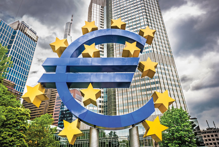 BCE: Barierele comerciale interne ale Europei le depăşesc pe cele ale lui Trump. O restrângere a acestora ar diminua şocul taxelor vamale americane