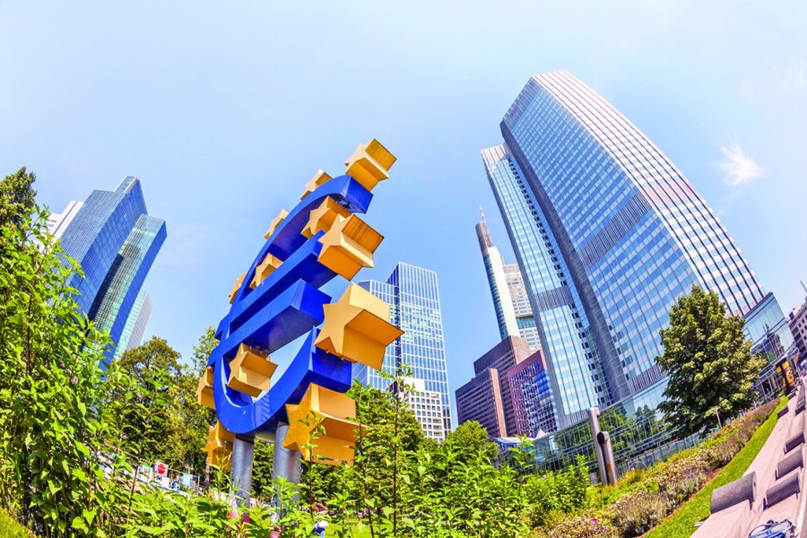 BCE se pregăteşte pentru o posibilă agresiune a Rusiei. Va fi nevoie de mai mulţi bani cash pentru europeni