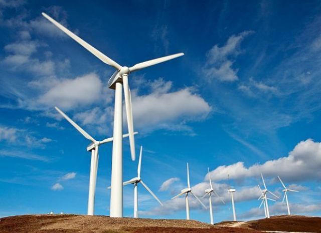 BIG 4 în eoliene: cine controlează 65% din eolienele locale şi cum a ajuns proprietarul IKEA în această ligă a campionilor? Austrieci, greci, portughezi şi suedezi. Nici un român în top 4