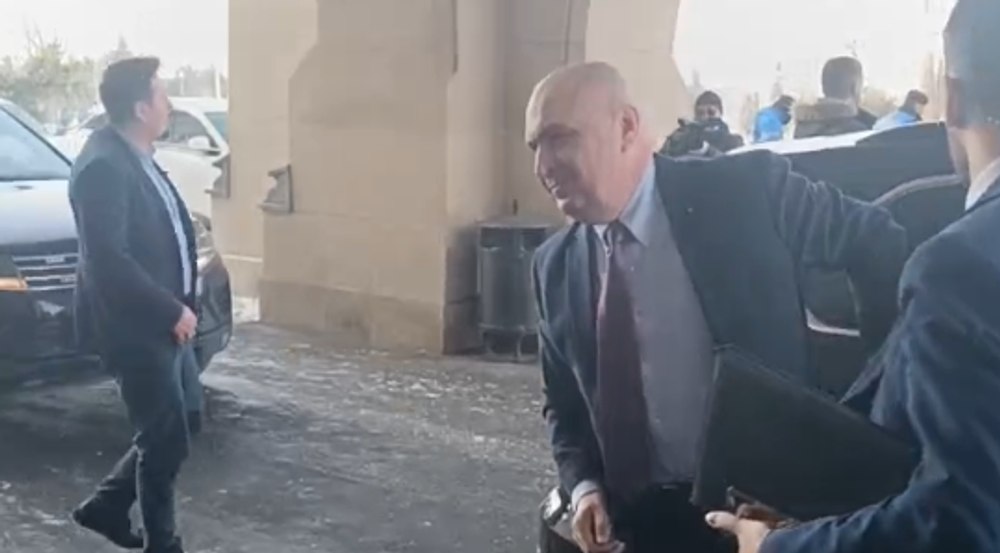 Bolojan, întâmpinat cu huiduieli la Iași. Reacția premierului