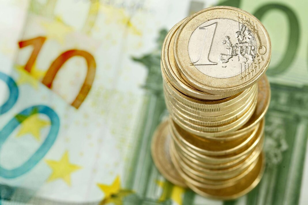 Bulgaria „învinge” România în cursa pentru euro dar succesul vecinilor vine cu provocări