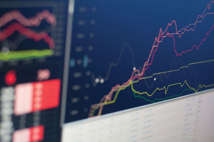 Bursa nu are încă o direcţie clară după prima oră de tranzacţionare. Banca Transilvania, ETF-ul BET Patria-TradeVille şi Transgaz, cele mai tranzacţionate simboluri