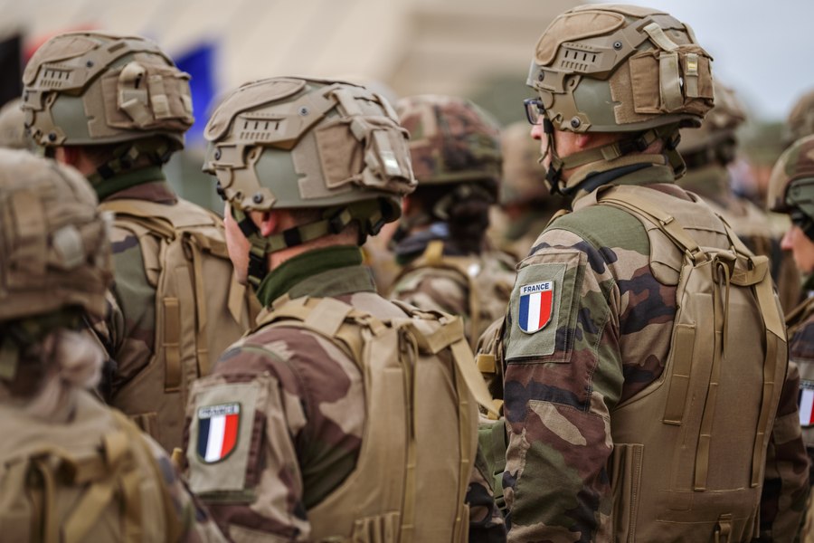 Câteva mii de soldaţi francezi ar putea fi trimişi în Ucraina pentru „menţinerea păcii”, afirmă Emmanuel Macron