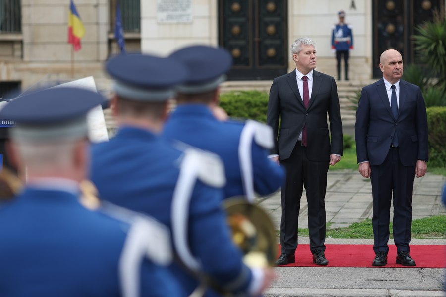 Ce a răspuns premierul Bolojan, întrebat dacă e potrivit Cătălin Predoiu la șefia SRI