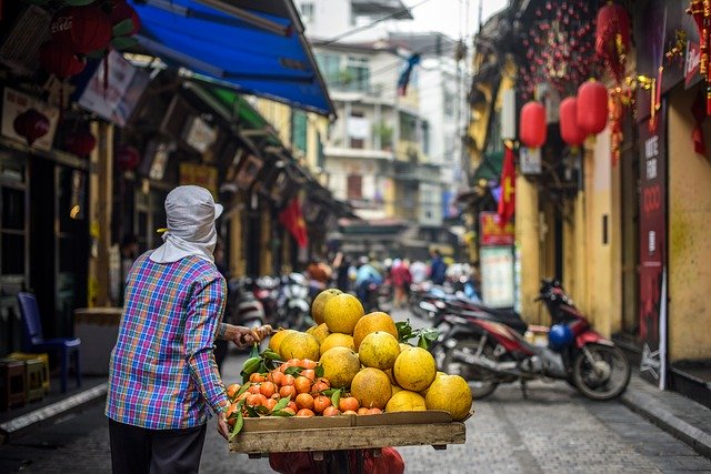 Cel mai ieftin city break din lume: o ieșire în oraș costă 7 euro în Hanoi / Zborul până acolo costă din București între 500 și 1500 de euro