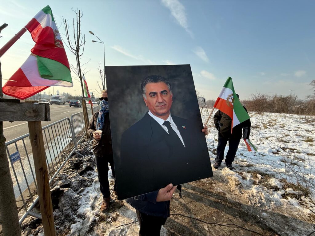 Cel puţin 5.000 de morţi în revoltele din Iran, anunță mai multe ONG-uri, care susțin că bilanțul real poate ajunge chiar și la 25.000 de persoane ucise / Accesul la internet, reluat parţial