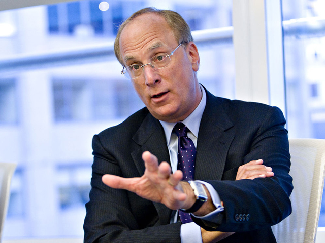 Celebrul Forum Economic Mondial de la Davos s-ar putea să îşi schimbe locaţia: Larry Fink, preşedintele BlackRock şi co-preşedinte interimar al consiliului de conducere al WEF, a discutat în privat opţiuni care includ mutarea permanentă a summitului din Davos, în condiţiile în care amploarea evenimentului a depăşit deja capacitatea cadrului tradiţional alpin