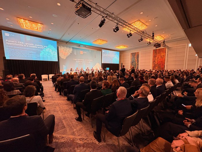 Charlotte Ruhe, BERD: România a făcut paşi importanţi în ultimele şase luni după o perioadă de risc ridicat; stabilitatea şi disciplina rămân esenţiale într-un context global volatile