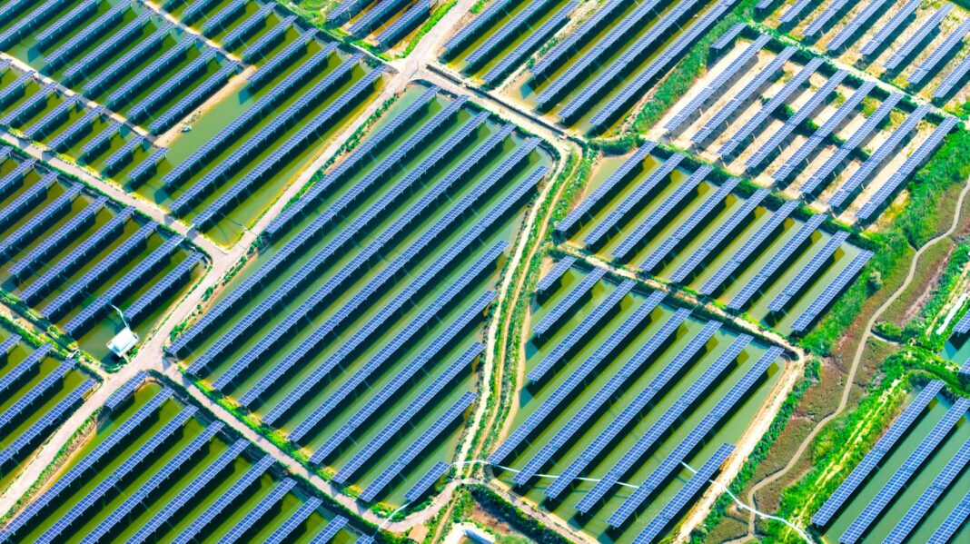 China a construit mai multe capacităţi energetice decât întregul sistem american, în ultimii patru ani
