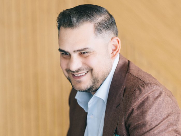 Cine este Adrian Stan, fondatorul grupului AJ BRAND care construieşte pentru Ikea unul dintre cele mai mari proiecte de energie regenerabilă din România Am făcut proiecte mari de energie în Spania şi Portugalia, acum vrem să facem şi în România