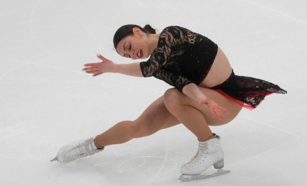 Cine este Julia Sauter, patinatoarea care reprezinta România  la JO de Iarnă 2026. Cu performanțe inedite, are trei job-uri pentru a se putea antrena. „Încerc să supraviețuiesc!”