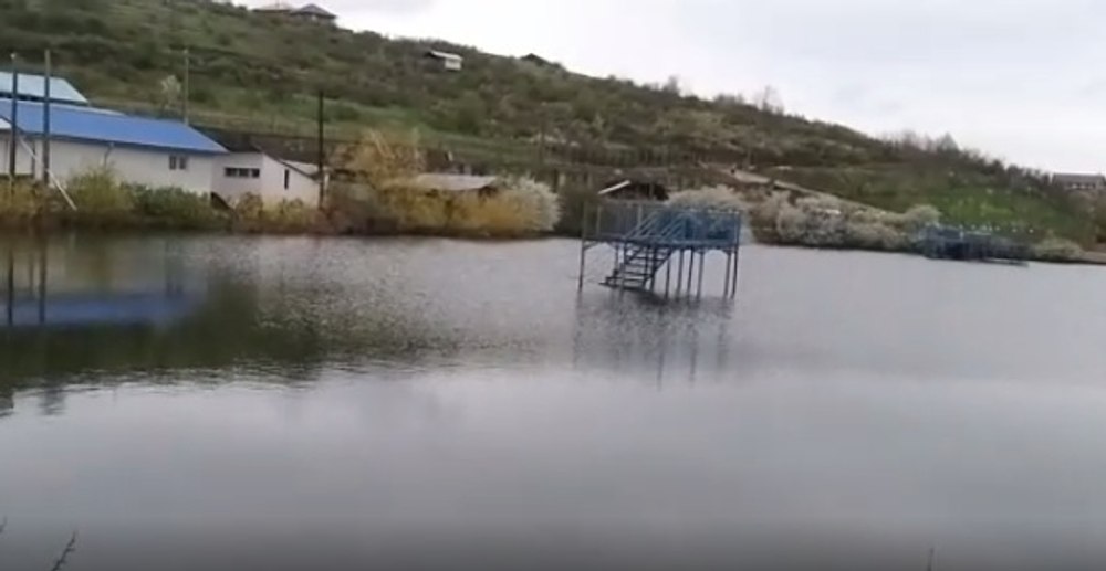 Cod galben și portocaliu de viituri în 14 județe. Avertizare hidrologică până miercuri noapte