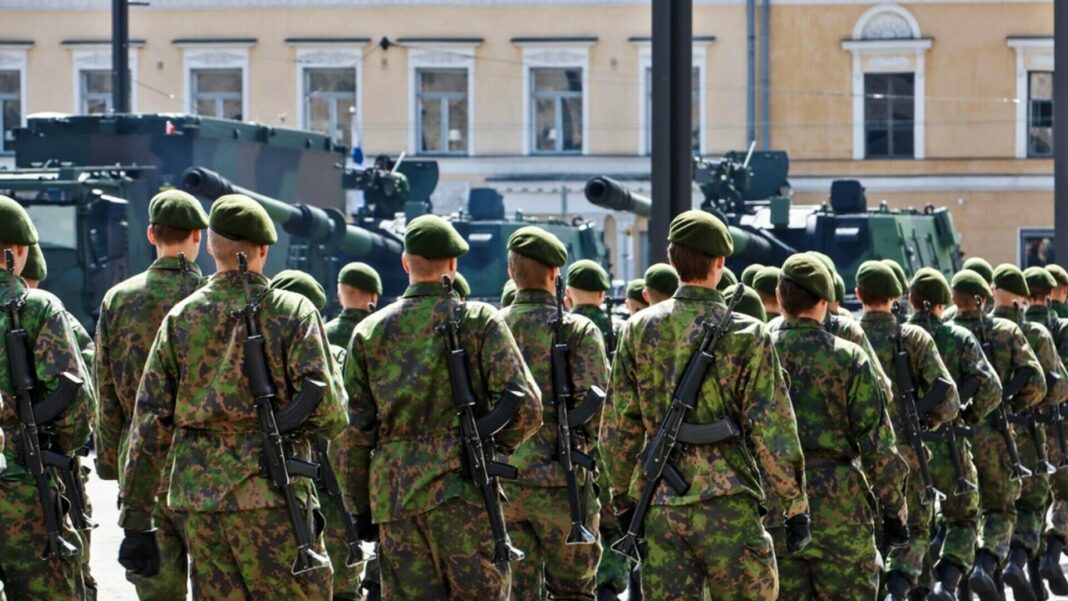 Comisarul european pentru Apărare: UE ar trebui să ia în considerare crearea unei forţe militare europene permanente de aproximativ 100.000 de soldaţi
