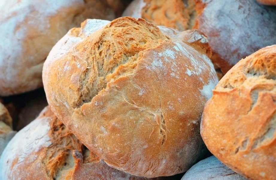 Congelarea pâinii, mai mult decât un truc de păstrare: beneficii pentru glicemie și digestie