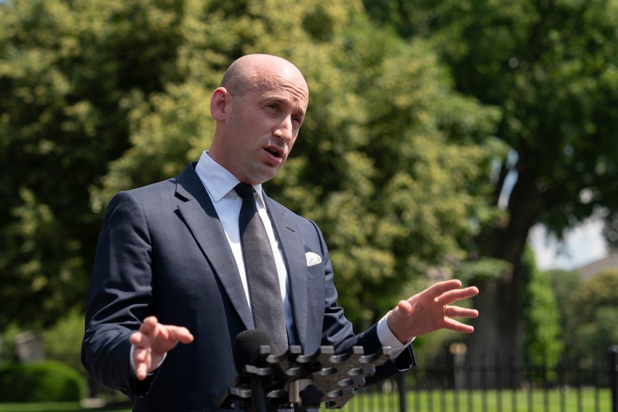Consilierul principal al președintelui american Donald Trump susține că SUA au dreptul să preia controlul asupra Groenlandei.  „Noi stabilim termenii și condițiile”