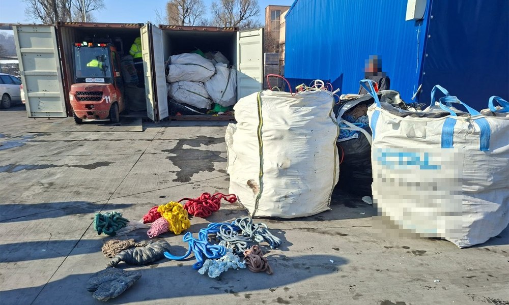 Containere pline cu deșeuri, descoperite în Portul Constanța. Vor fi returnate