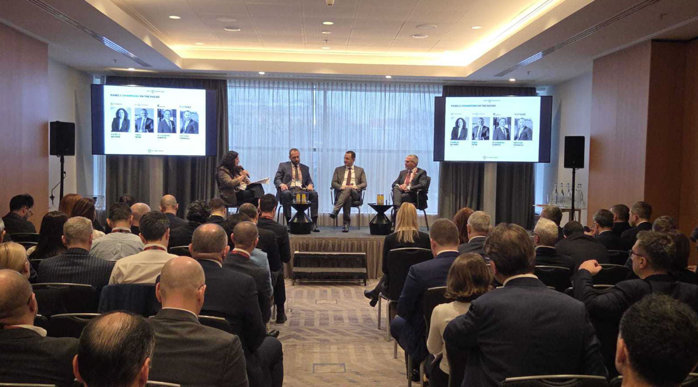 Corespondenţă ZF de la Viena. Ce spun speakerii de la FT Live - The Central & Eastern European Forum despre România: „Anul trecut, pe holurile conferinţei, cuvântul pe care îl auzeam cel mai des în legătură cu România era «îngrijorare». După ziua de ieri, energia este complet diferită. Percepţia faţă de România este evident pozitivă“