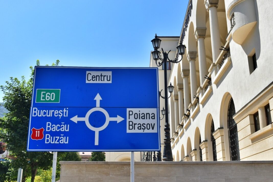 Crește tariful de parcare în centrul Brașovului / Angajații primăriei vor pierde privilegiul parcării gratuite / ”În alte orașe, taxele sunt mult mai mari. La Cluj este 15 lei ora…”