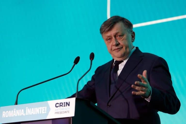 Crin Antonescu replică către CTP: După atâtea victorii, cum o fi România „în rahat”?