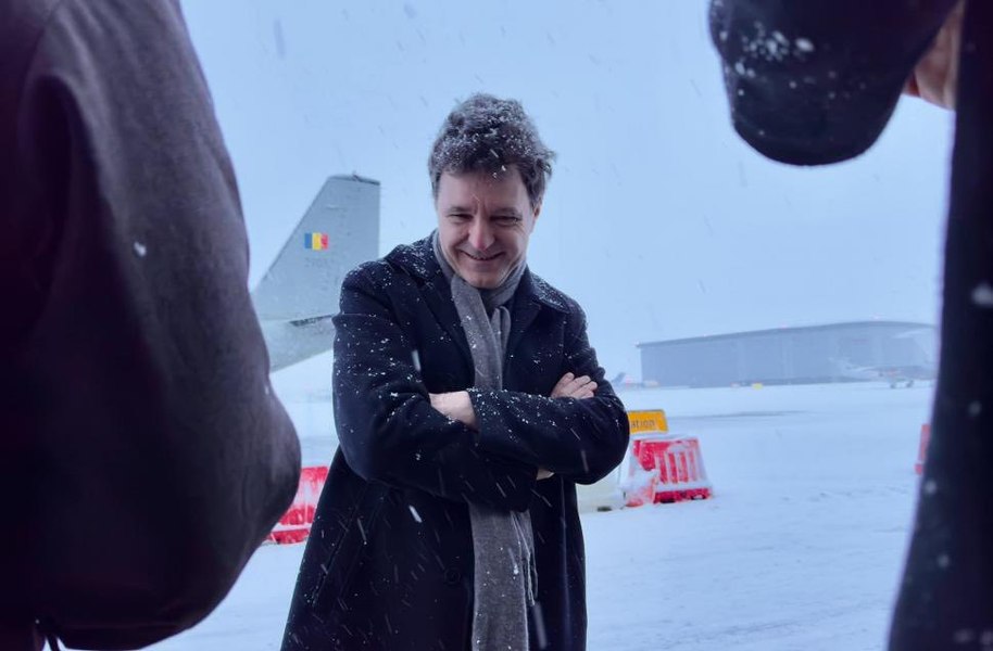 Critici dure după ce Nicușor Dan a rămas blocat la Paris. CTP: „Președintele a produs un risc de securitate”