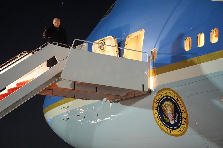 Cum a ajuns Trump la Davos. Traseul spectaculos al președintelui SUA