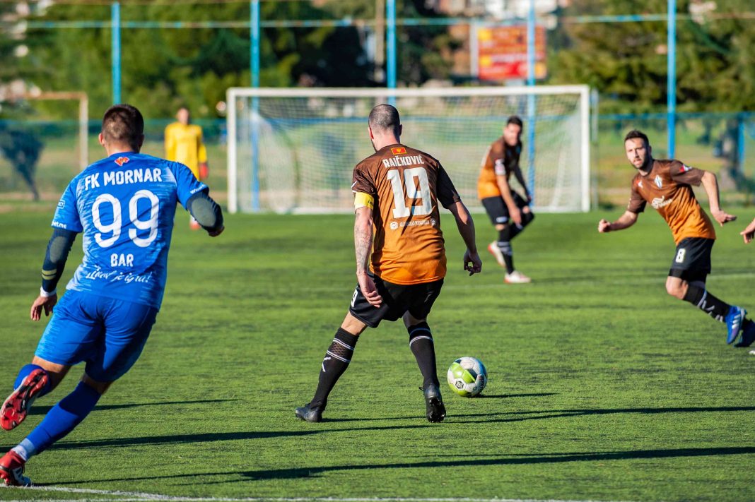 Cum alegi echipamentul necesar pentru a juca fotbal în sezonul rece