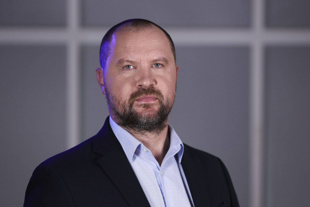 Cum au ajuns extremiștii Georgescu și Simion ”suveraniști” foarte triști / Să sune trompetele trumpismului!