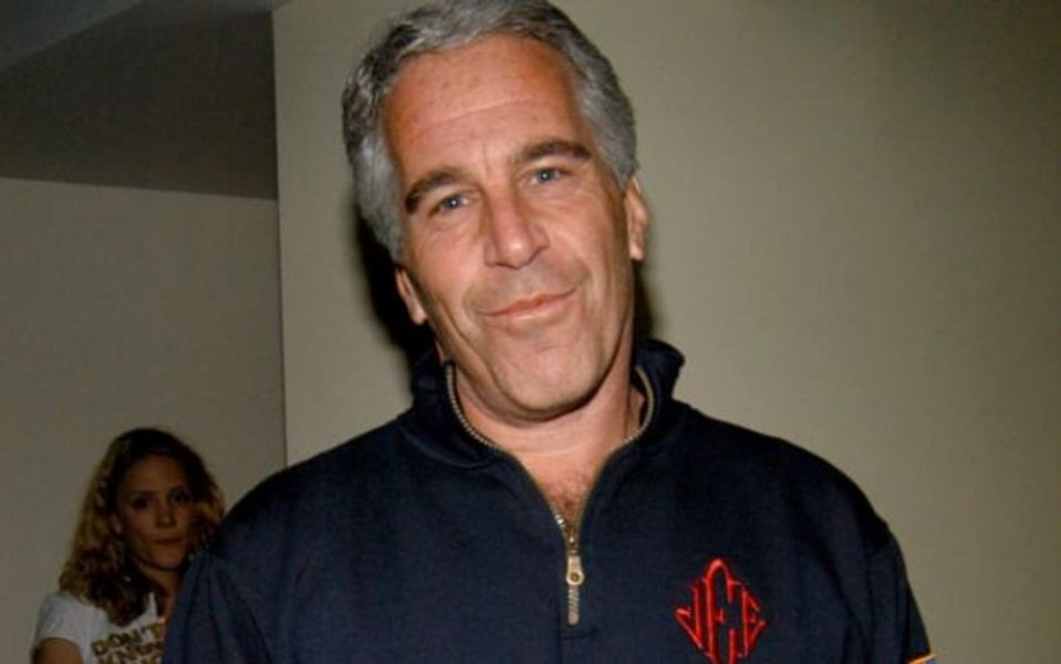 Cum folosea Epstein promisiunea unei educații universitare pentru a atrage victime. „Era obsedat să pătrundă în mintea tinerilor”