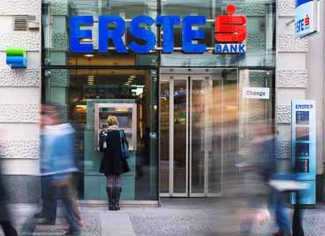 Cum văd analiştii Erste/BCR economia României, inflaţia, dobânzile, cursul valutar şi deficitele în anul 2026: Inflaţia va scădea spre 3,7% în 2026, astfel că BNR va reduce dobânda-cheie până la 5,25% la finalul anului, de la 6,5% în prezent. Cursul valutar va urca uşor, la 5,17 lei/euro, iar deficitele se vor mai ajusta