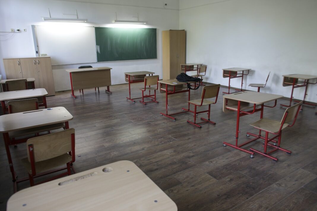 Curtea de Apel suspendă definitiv decizia Inspectoratului Școlar Constanța care a desființat clasa de a IX-a de la Liceul Tehnologic Nicolae Bălcescu