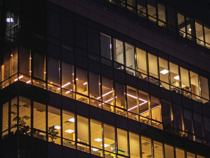 De ce „cash is king” nu funcţionează în imobiliarele din România. Mitul apartamentului cumpărat cu banii jos, decizie sigură sau greşeală financiară?