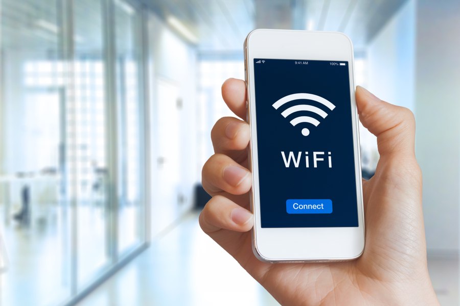 De ce nu e bine să ne conectăm la rețele de Wi-Fi publice. Ce pericole se ascund și cum ne putem proteja