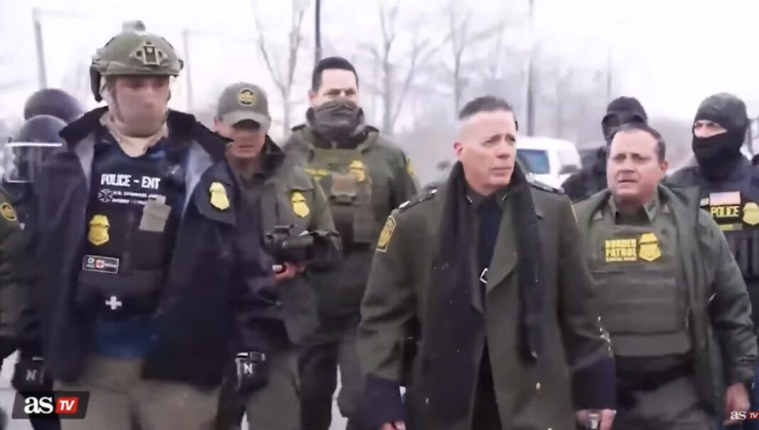 De ce pare că Trump se pregătește de un război în Minnesota și de ce sunt atât de violente ciocnirile din acest stat / Agentul federal acuzat că imită ofițerii naziști
