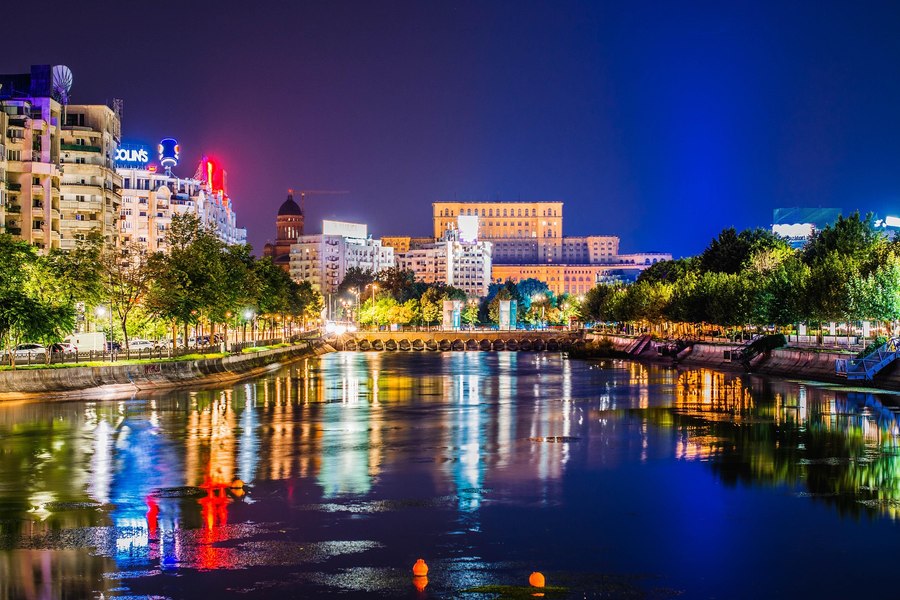 De la Trezoreria SUA la București. Rețeta americanului care trăiește în România cu un buget infim: „Am vândut tot la Washington ca să mă mut aici”