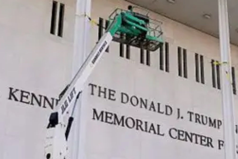 De va părăsi Opera Națională din Washington Kennedy Center după ce a fost rebranduit cu numele lui Trump