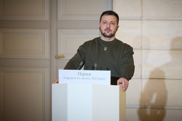 Discurs vehement al lui Zelenski la Davos: Preşedintele ucrainean acuză Europa de ”lipsa de voinţă politică şi de acţiune” în războiul cu Rusia. ”În loc să devină o adevărată putere globală, Europa rămâne un caleidoscop frumos, dar fragmentat, de puteri mici şi medii. Europa pare pierdută încercând să-l convingă pe Trump să se schimbe. El nu se va schimba”