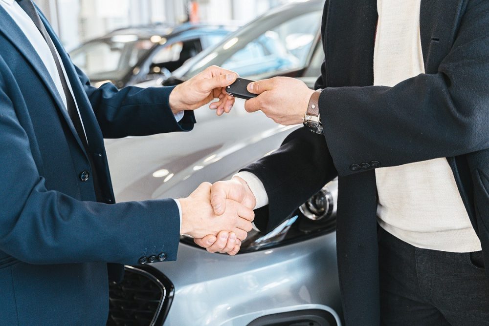 DOCUMENT Guvernul vrea să schimbe modul de impozitare a vehiculelor cumpărate și vândute în același an. Impozitul, plătit la data vânzării / Reguli noi pentru radiere