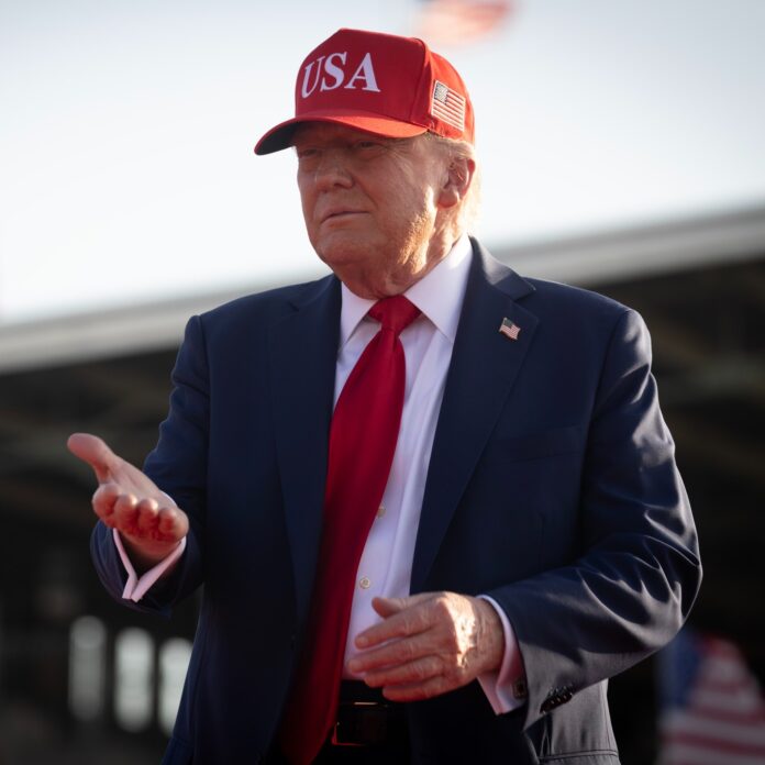 Donald Trump amenință Canada cu taxe vamale de 100% dacă va încheia un acord comercial cu China