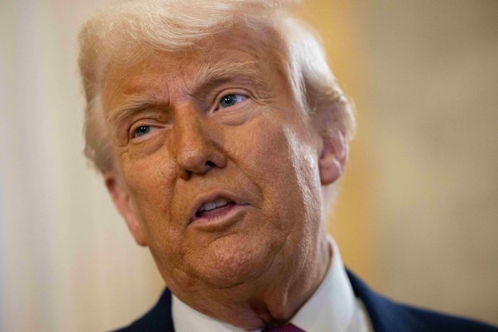 După ce le-a spus iranienilor să aştepte că ajutorul vine curând, preşedintele Trump le transmite liderilor Iranului ar trebui să dea dovadă de umanitate: ”SUA vor lua măsuri foarte dure dacă Teheranul începe să spânzure protestatari”